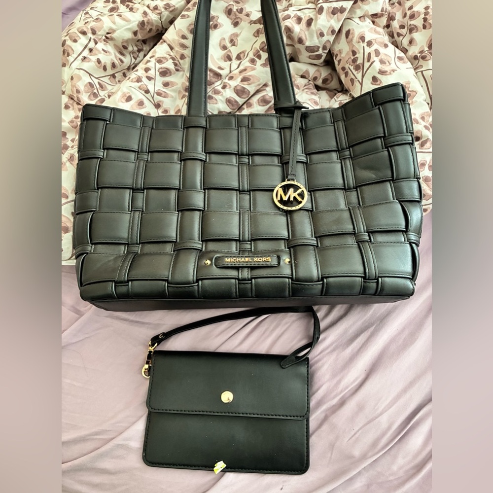 Michael Kors Black Quilted Tote With Wallet! - Picture 8 of 16